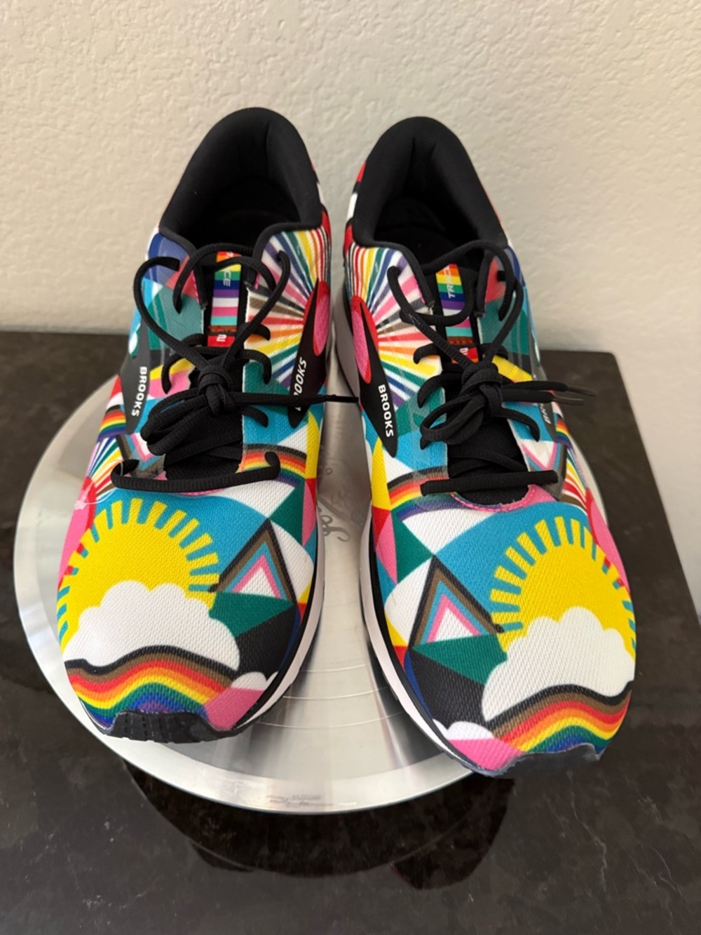 NWT Men’s  BROOKS Trace 2 Collab w/Lisa Congdon Pride Shoes Sz 15 M SEE VIDEO